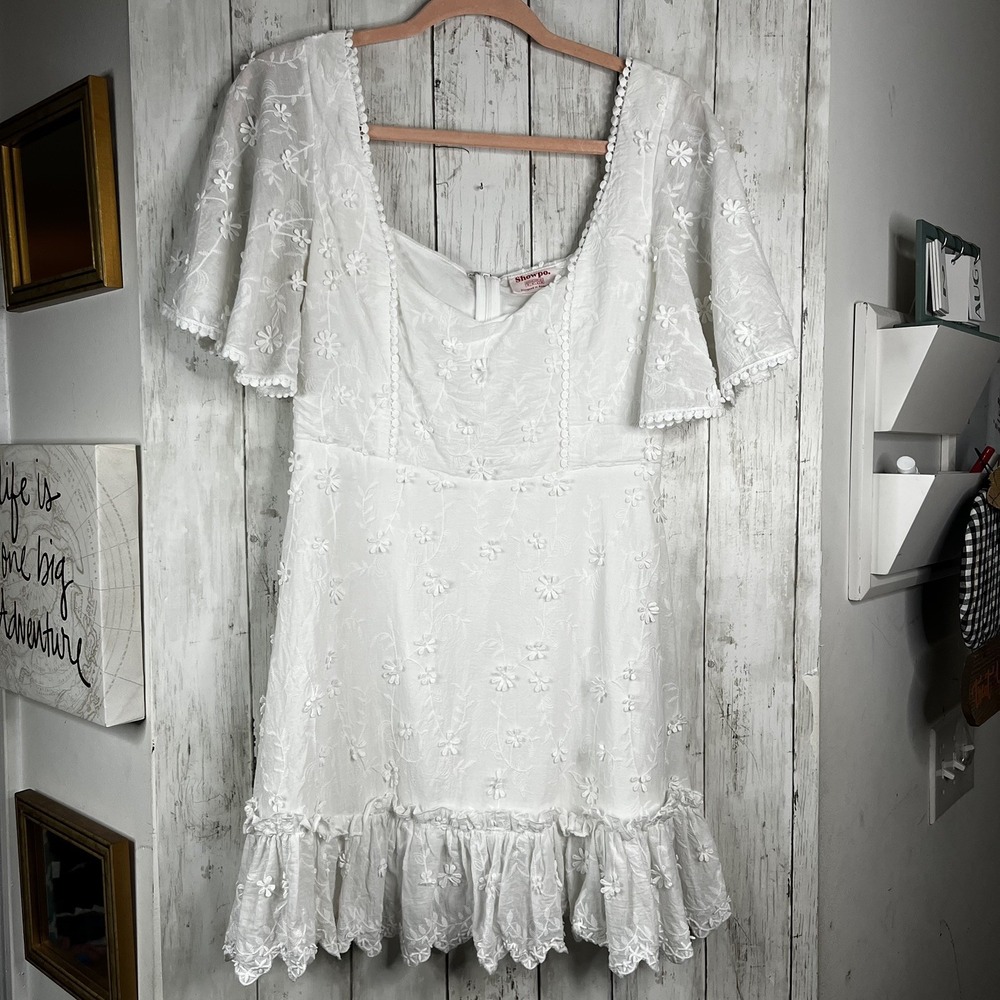 Showpo Fancy A Spritz Dress 6 White Floral Embroidered Lace Flutter Sleeve Mini
